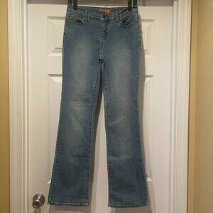 Yuka Women's Jeans Size 8 Light Blue Super Stretch Denim 5-Pocket Bootcut Casual